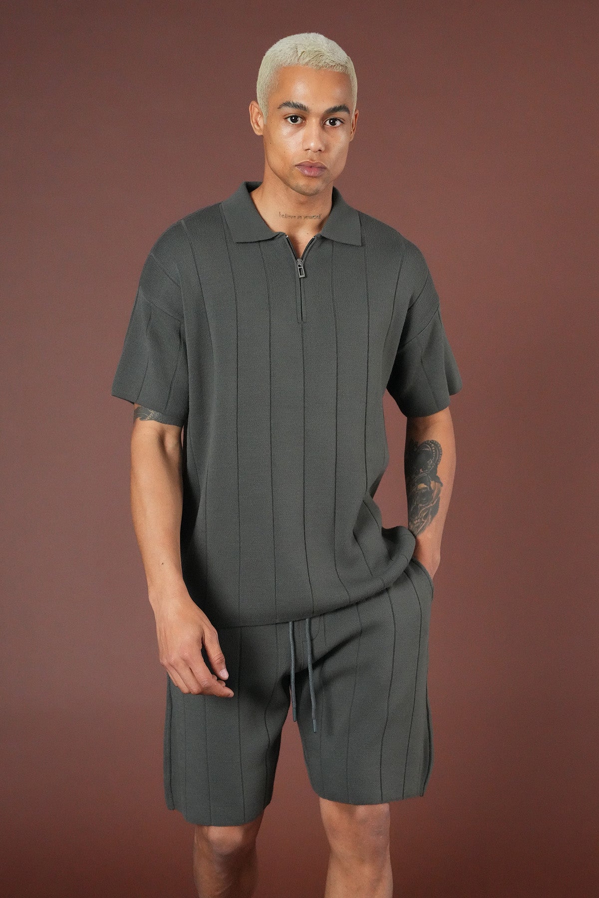 SET KNIT t-shirt AND SHORTS LL061054