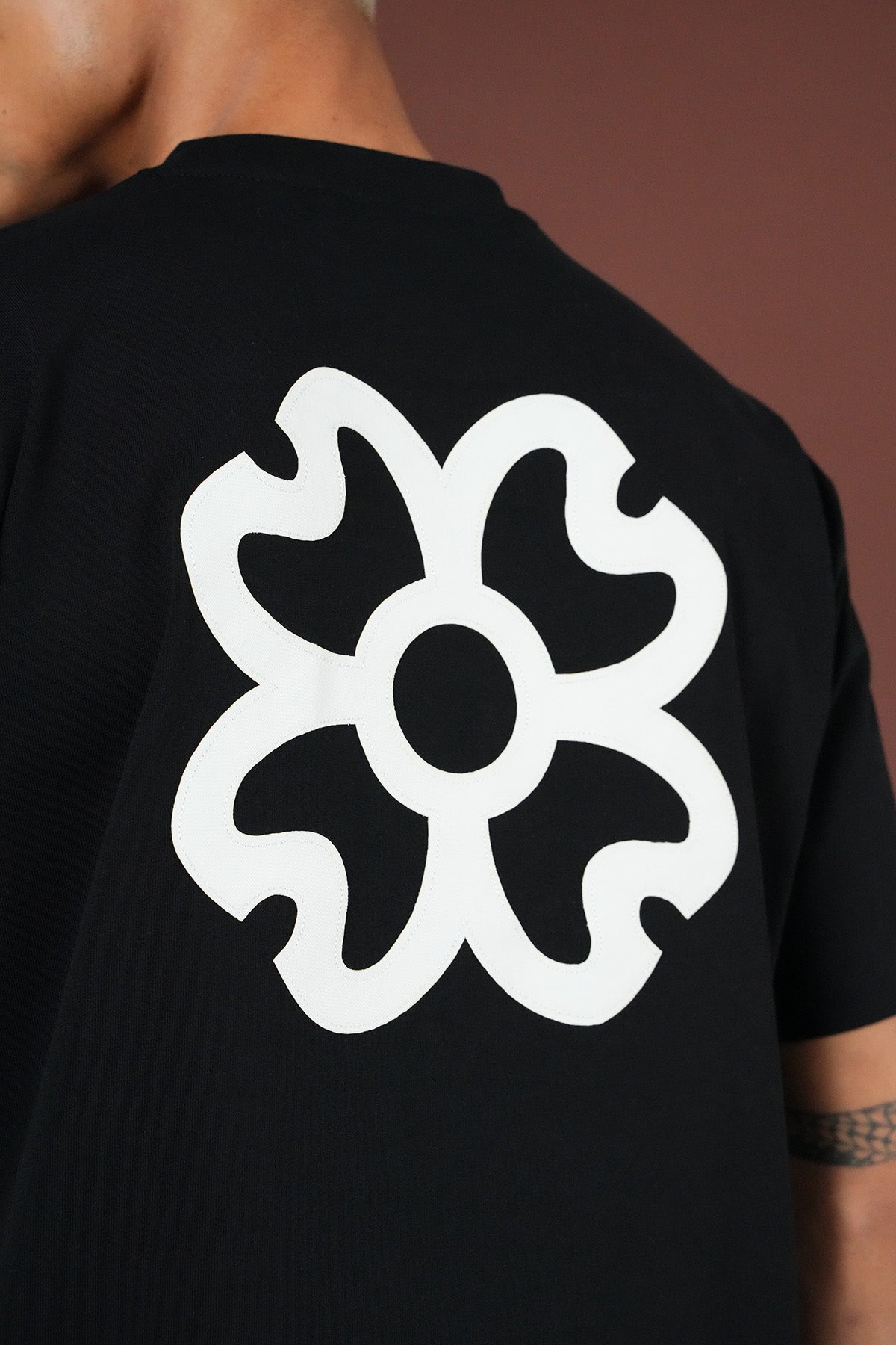T-shirt MEN'S avec applique fleur devant AND dos LL1100161