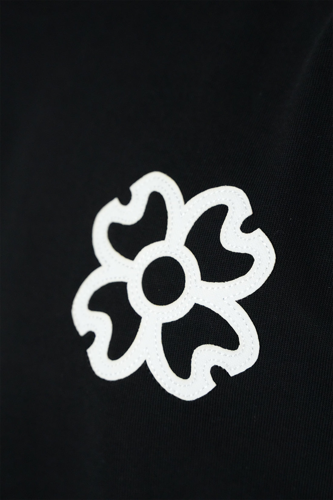 Herren-T-Shirt mit Blumenapplikation vorne und hinten LL1100161