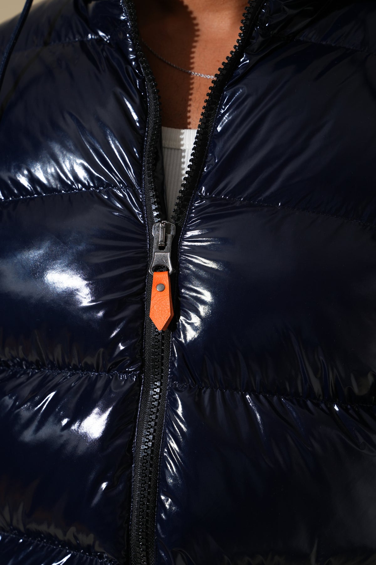 Glänzende Steppjacke IPM261012