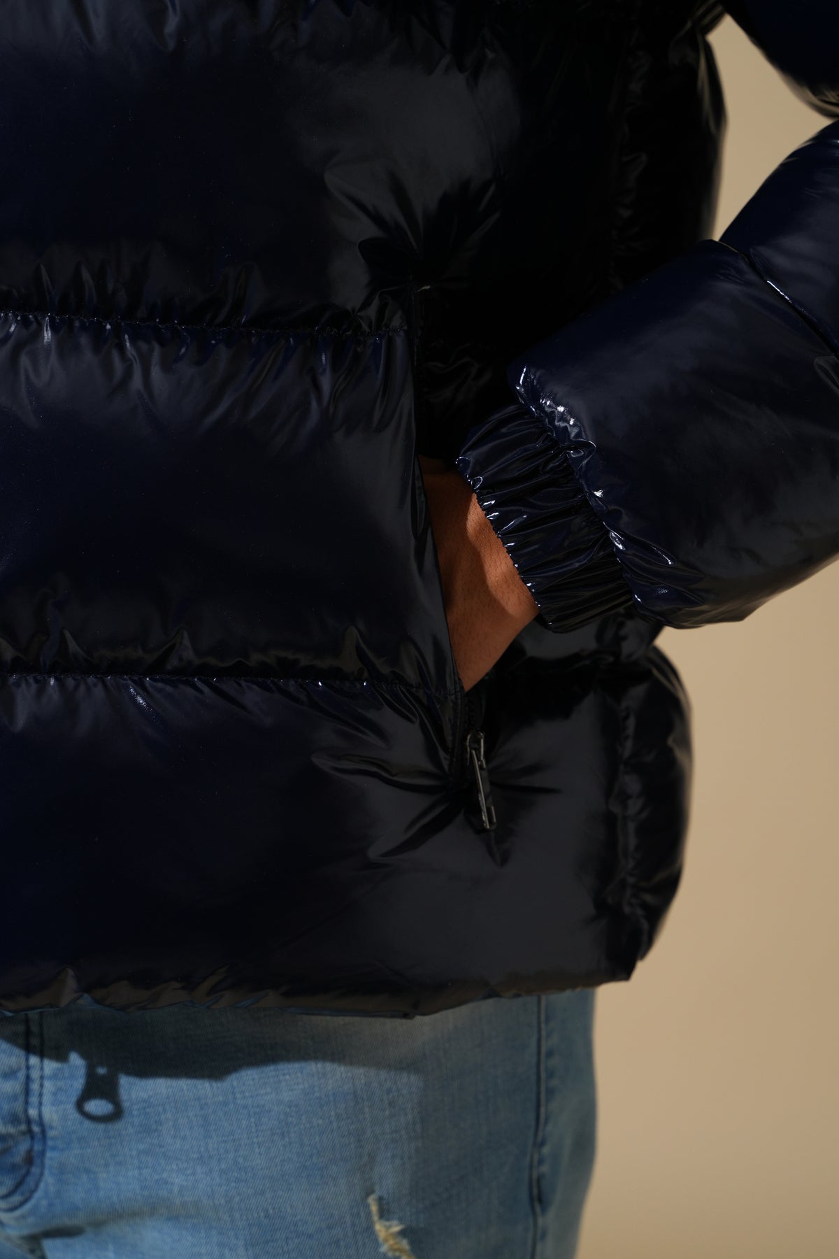 Glänzende Steppjacke IPM261012