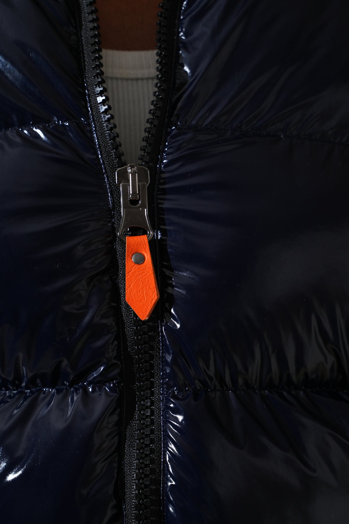 Glänzende Steppjacke IPM261012